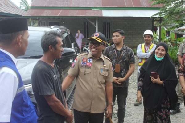 Daun penggemuk ayam di Angkona, Luwu Timur