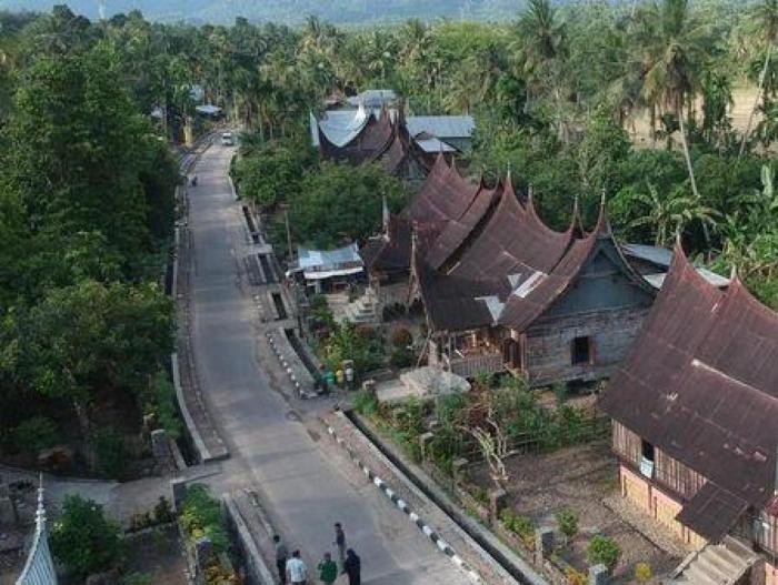 Desa Wisata Perkampungan Adat Nagari Sijunjung Budidaya ayam di IV Nagari, Kabupaten Sijunjung