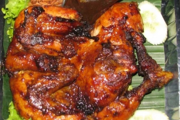 Ayam merah petelur di Dayeuhkolot, Bandung