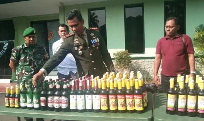 Daun penggemuk ayam di Gunungkencana, Kab. Lebak