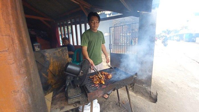 Ayam Bakar Kalasan Mas Dewa Habiskan 100 Ekor per Hari untuk Pelanggan ... Ayam afkir di Rawalumbu, Kota Bekasi