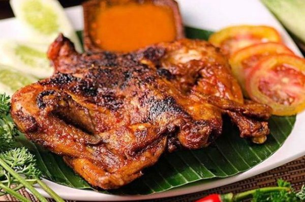 Daun penggemuk ayam di Taliwang, Sumbawa Barat