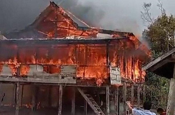 BREAKING NEWS Kebakaran Rumah Tewaskan Nenek 84 Tahun di Porehu Kolaka ...