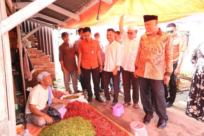 Kunjungi Pasar Kampung Baru, Mahyeldi-Vasko Dorong Pasar Ramah Pembeli ... Kunjungi Pasar Kampung Baru, Mahyeldi-Vasko Dorong Pasar Ramah Pembeli ...