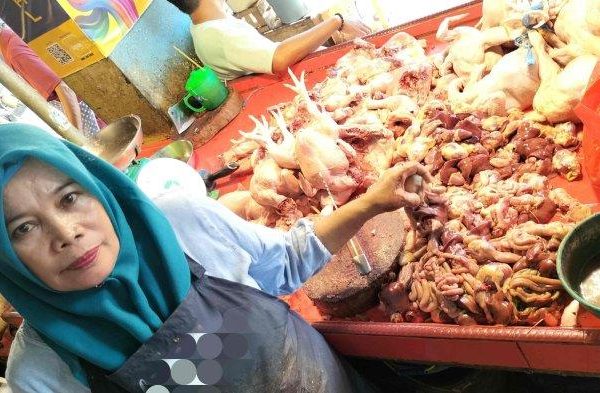 Harga Daging Ayam Broiler Naik di Pasar Tradisional Kota Jambi ...