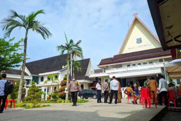 Ayam layer di Betara, Kabupaten Tanjung Jabung Barat