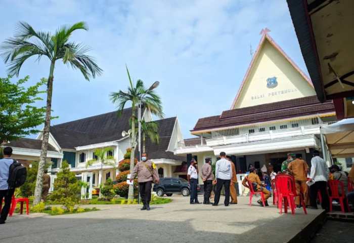 (PDF) Analisis pendapatan usaha kecil dan menengah di Kabupaten Tanjung ... Ayam layer di Betara, Kabupaten Tanjung Jabung Barat