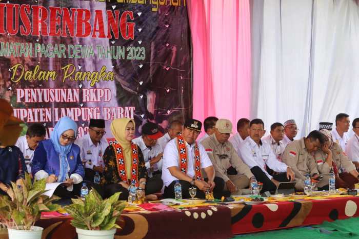 Wujudkan Kemandirian dalam Tanggulangi Pengangguran, Pemuda Desa Bojong ... Budidaya ayam di Pagar Dewa, Lampung Barat