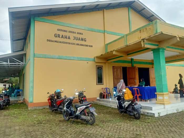 Peresmian Ketua dan Anggota Lembaga Adat Kecamatan Brang Ene Kabupaten ... Daun penggemuk ayam di Brang Ene, Sumbawa Barat