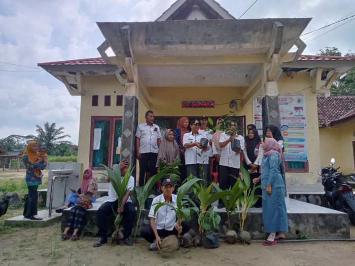 Kecamatan Buay Bahuga Turut Lakukan Gerakan Menanam Pohon Serentak di ... Budidaya ayam di Buay Bahuga, Way Kanan