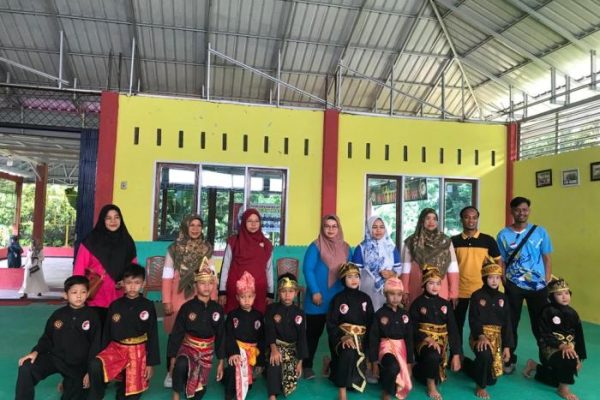 Budidaya ayam di Lubuk Basung, Kabupaten Agam