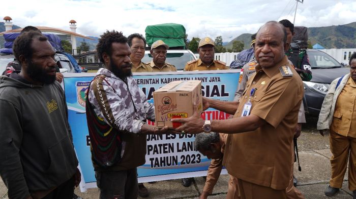 Bagi yang ingin ternak ayam petelur ras negeri atau ayam petelur ... Ternak ayam petelur di Tiomneri, Kab. Lanny Jaya