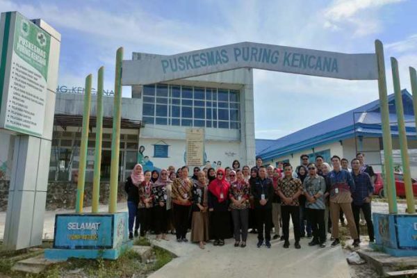 Daun penggemuk ayam di Bika, Kapuas Hulu