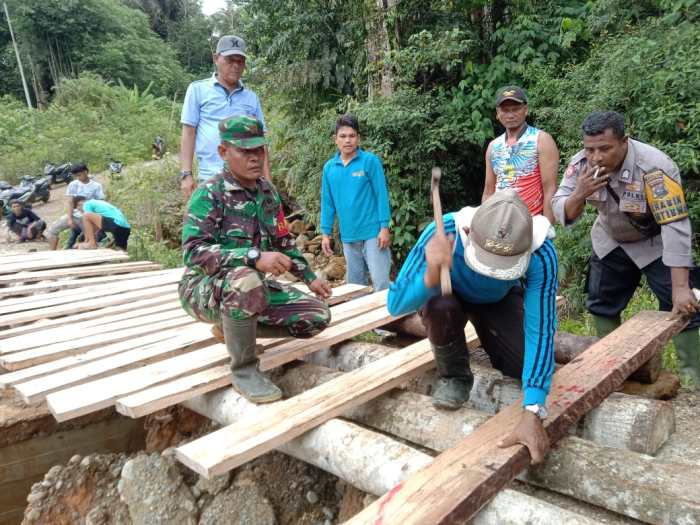 Plang Proyek Pengaspalan Jalan di Parit Koto Balingka Tak Cantumkan ... Budidaya ayam di Koto Balingka, Kabupaten Pasaman Barat