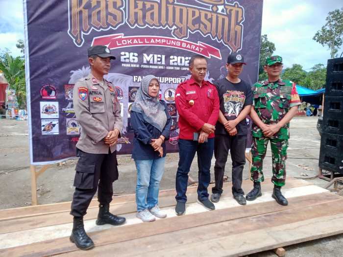 Latihan Bersama Kontes Kambing PE Ras Kaligesing di Pekon Muara Jaya 1 ... Daging kambing di Muara Jaya, Ogan Komering Ulu