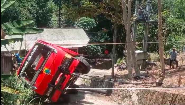 Harga Ayam Merah | Ayam Petelur Afkir di Pasar Tradisional Gotong ... Ayam afkir di Cikalongkulon, Cianjur