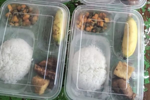 Daun penggemuk ayam di Mangarabombang, Takalar