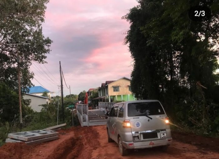 Daun penggemuk ayam di Semitau, Kapuas Hulu