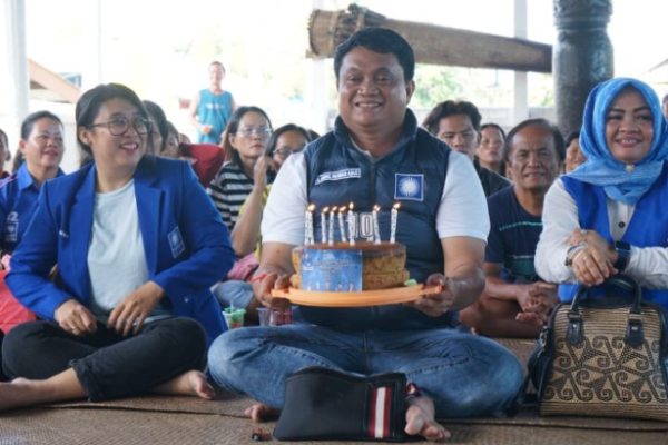 Ternak ayam petelur di Long Pahangai, Mahakam Ulu