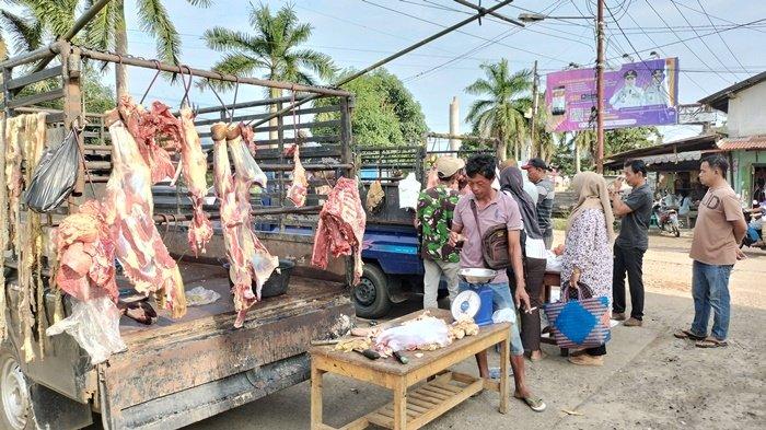 Jelang Ramadhan 2024, Harga Daging Sapi di Musi Rawas Masih Stabil ... Daging kambing di Muara Lakitan, Musi Rawas