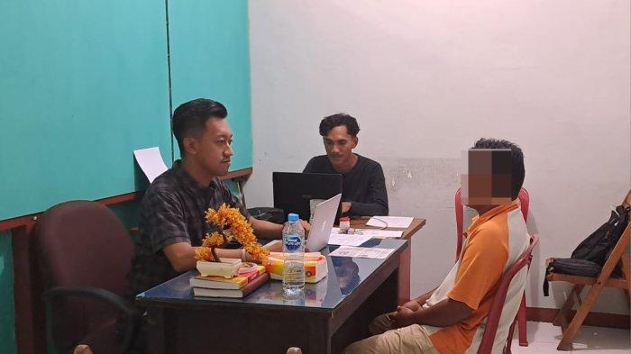 Daun penggemuk ayam di Batu Ampar, Kubu Raya