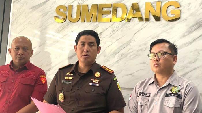 Ayam afkir di Conggeang, Sumedang