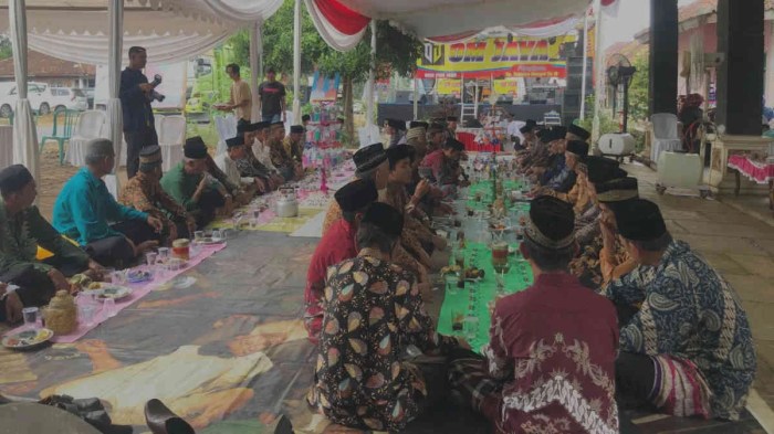 Gubernur Arinal Beri Bantuan Kursi Roda di Batanghari Nuban Lampung ... Gubernur Arinal Beri Bantuan Kursi Roda di Batanghari Nuban Lampung ...