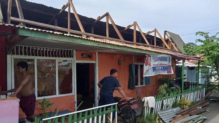 8 Rumah di Tinombo Parigi Moutong Rusak Diterjang Angin Kencang ... Daun penggemuk ayam di Tinombo Selatan, Paringi Moutong