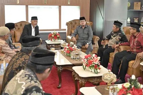 Budidaya ayam di 2x11 Kayu Tanam, Kabupaten Padang Pariaman