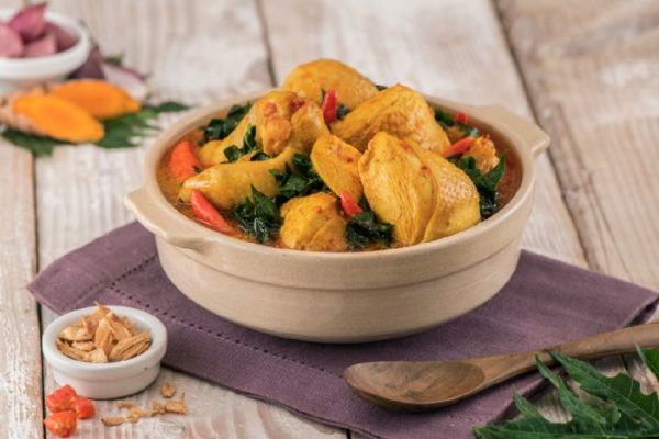 Daun penggemuk ayam di Marang, Pangkajene