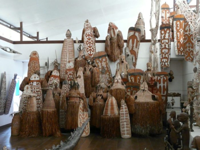 Daun penggemuk ayam di Agats, Kab. Asmat