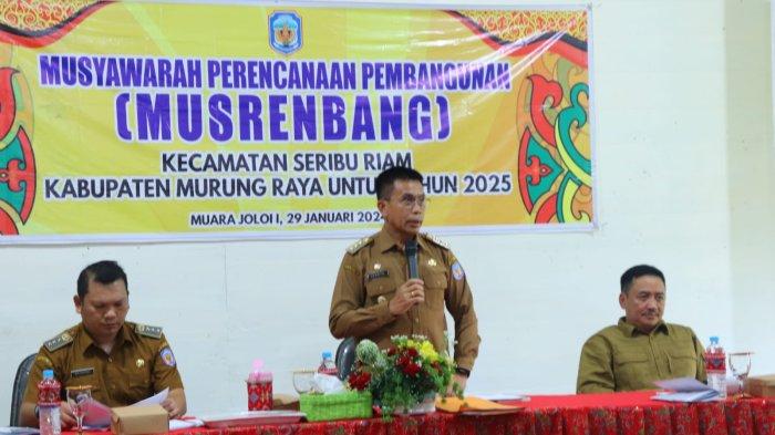 Arum Jeram di Sungai Busang Seribu Riam Murung Raya Kalimantan Tengah ... Daun penggemuk ayam di Seribu Riam, Murung Raya