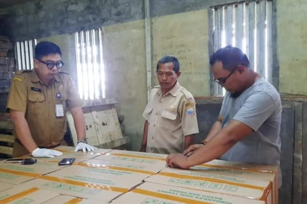 Daun penggemuk ayam di Sajira, Kab. Lebak