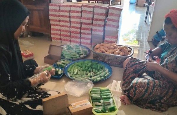 Daun penggemuk ayam di Pajukukang, Bantaeng