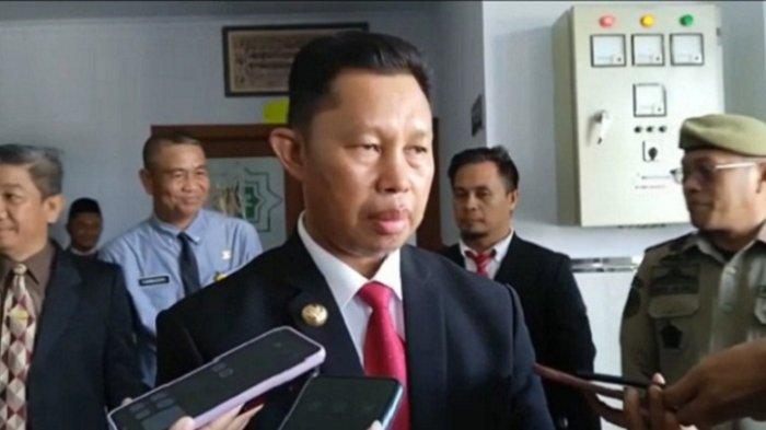 Daun penggemuk ayam di Nambo, Kota Kendari