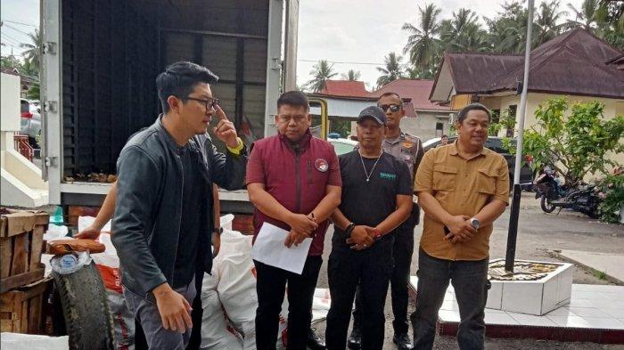 Memandirikan Peternakan (Ayam) Rakyat Ayam ternak di Kinali, Kabupaten Pasaman Barat