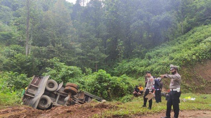 Daun penggemuk ayam di Tapalang, Mamuju