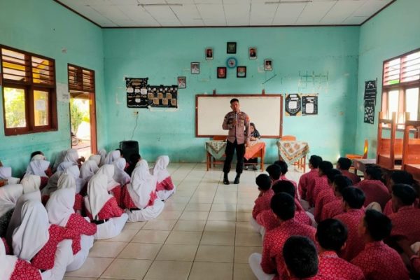 Kupas Tuntas - Siswa TBSM SMKN 01 Pakuan Ratu Way Kanan Keluhkan Biaya ...