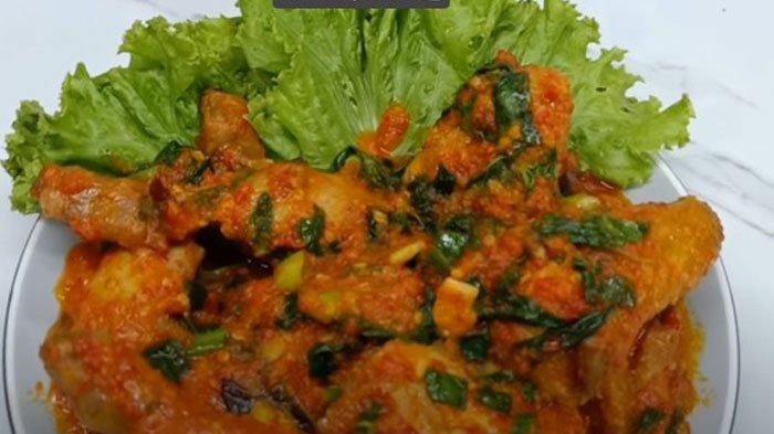 Daun penggemuk ayam di Watang Pulu, Sidenreng Rappang