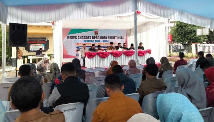 (PDF) MODEL PENDIDIKAN DAN PELATIHAN SEBAGAI ALTERNATIF MENGURANGI ... Ayam ternak di Mandiangin Koto Selayan, Kota Bukittinggi