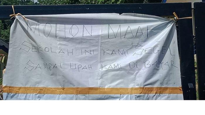 Daun penggemuk ayam di Tapalang Barat, Mamuju