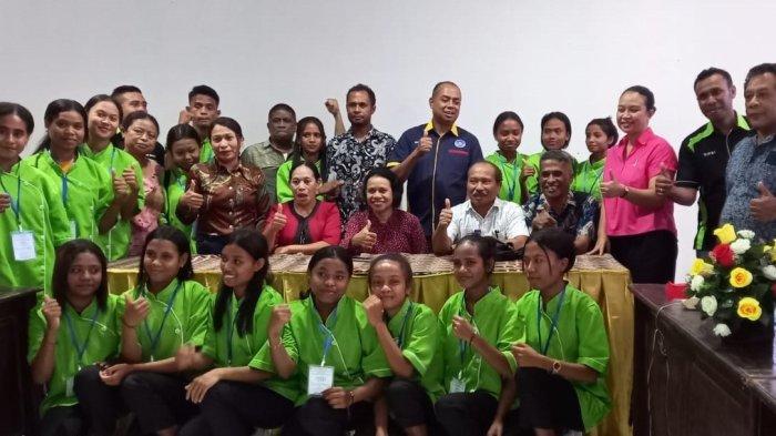 Daun penggemuk ayam di Raihat, Belu