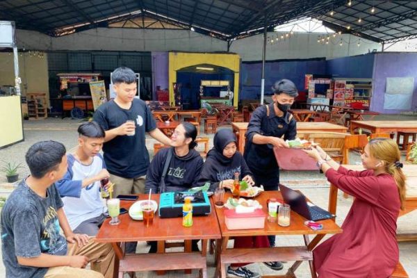 Rekomendasi Kuliner Pamanukan Subang, Tempat Nongkrong Asyik Bareng ...