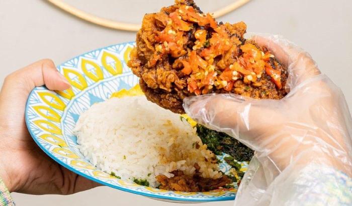 Jatinangor House Menikmati Kelezatan Kuliner Ayam Baru| Jateng Travel Guide Ayam afkir di Jatinangor, Sumedang