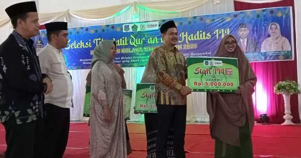 Daun penggemuk ayam di Lambandia, Kolaka Timur