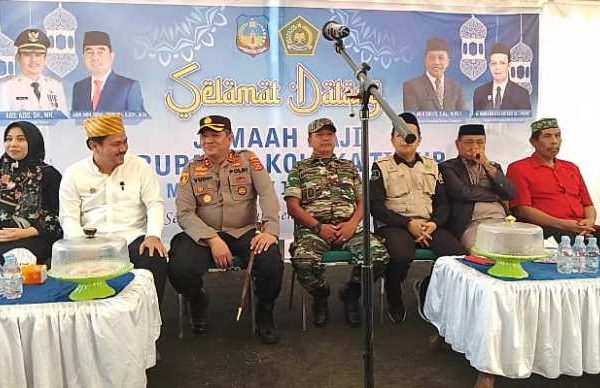 Daun penggemuk ayam di Tirawuta, Kolaka Timur