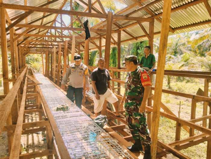 Personel Polsek Lembah Melintang Jadi Pelopor di Tengah Masyarakat ... Personel Polsek Lembah Melintang Jadi Pelopor di Tengah Masyarakat ...