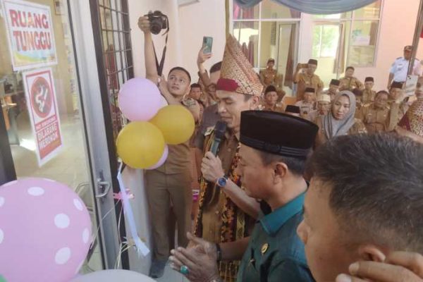 Ancam Keselamatan, PLN Perbaiki Kabel Jalur Kubulangka - Banjar Negeri ...
