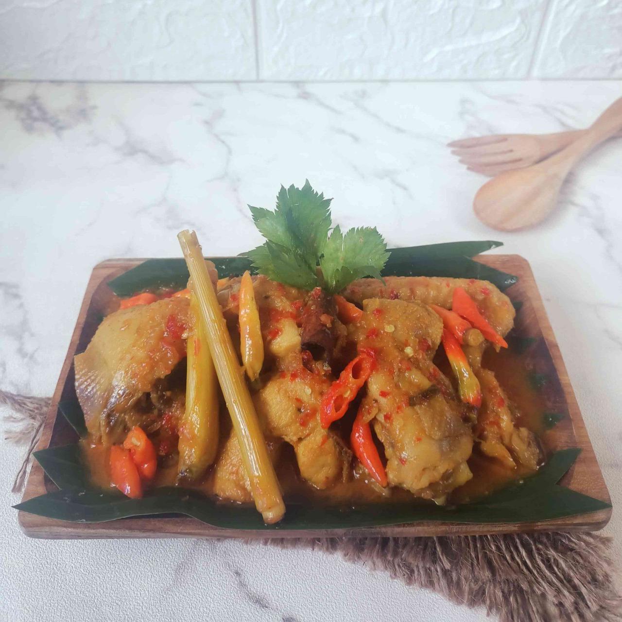 Resep Ayam Sepit Khas Jambi Sederhana Rumahan di Yummy App Ayam layer di Jambi Timur, Kota Jambi