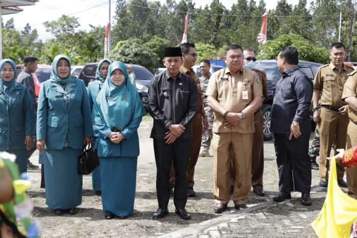 Wakil Bupati Bungo H. Safrudin Dwi Apriyanto, S, Pd Lantik Rio ... Ayam layer di Tanah Sepenggal Lintas, Kabupaten Bungo